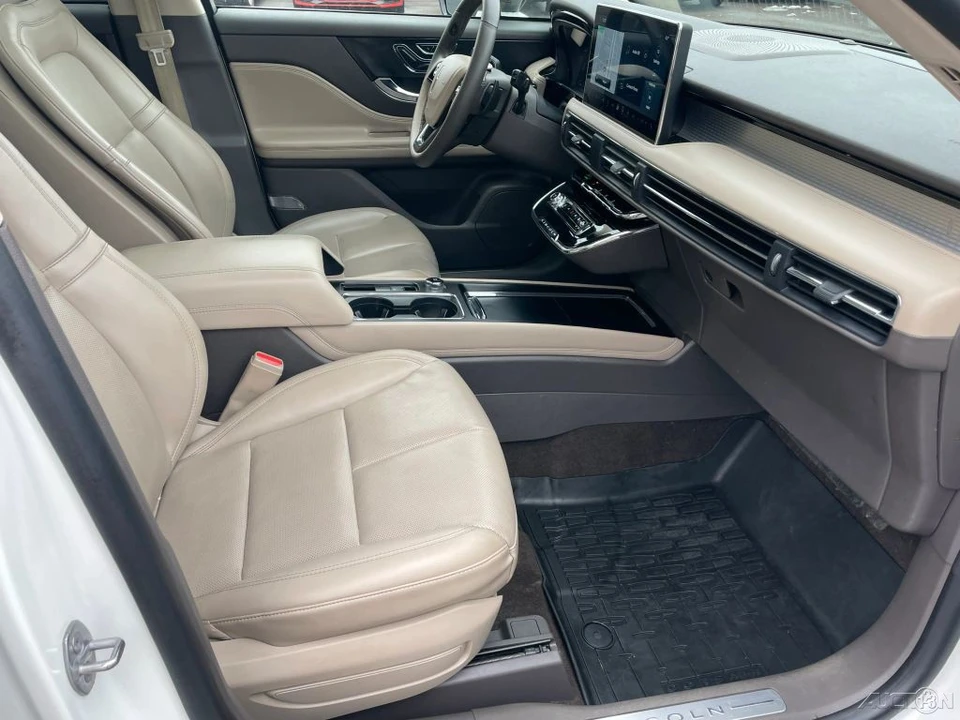 2023 Lincoln Corsair - Image 18 of 21