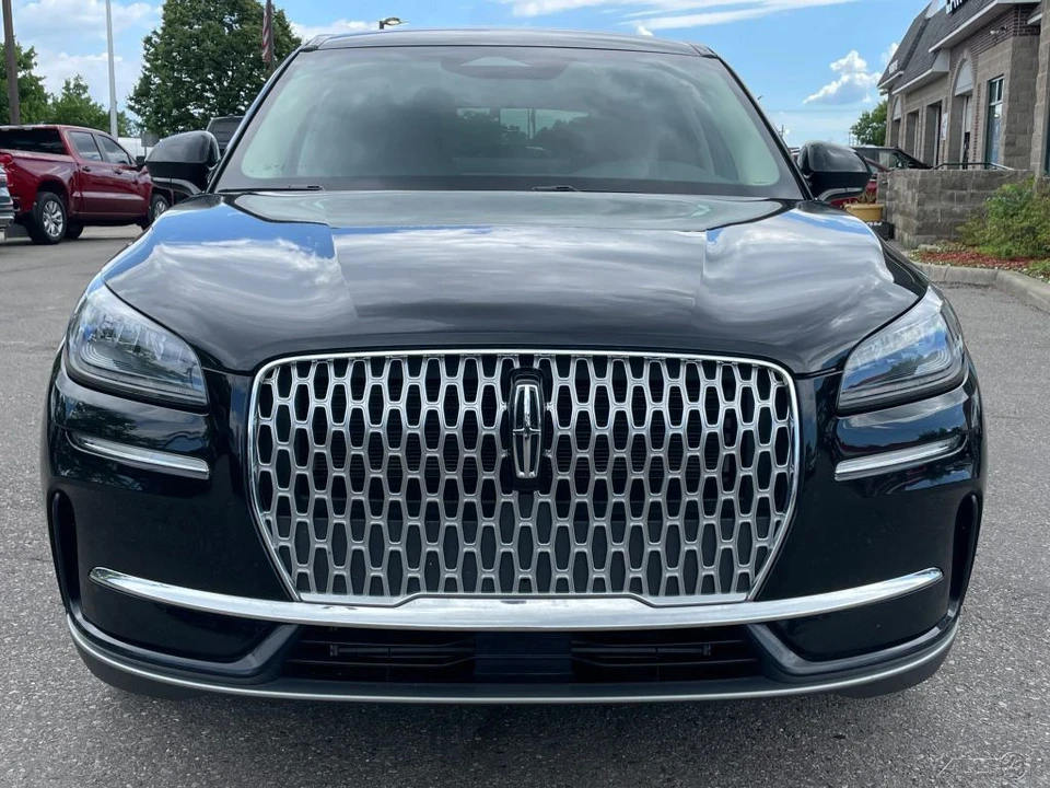 2023 Lincoln Corsair - Image 2 of 24