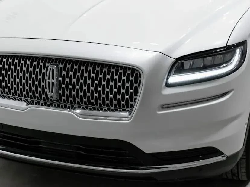 2023 Lincoln Nautilus - Image 2 of 19