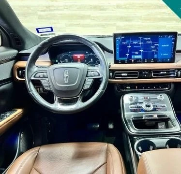 2023 Lincoln Nautilus - Image 2 of 18