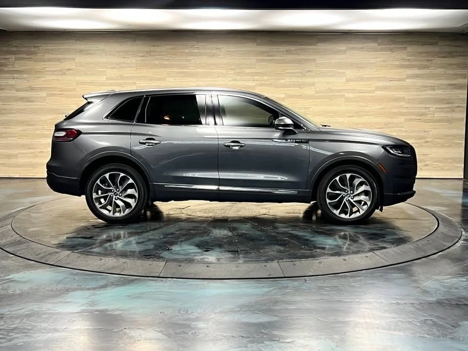 2023 Lincoln Nautilus - Image 16 of 18
