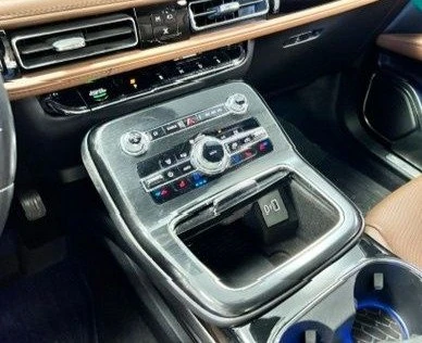 2023 Lincoln Nautilus - Image 7 of 18