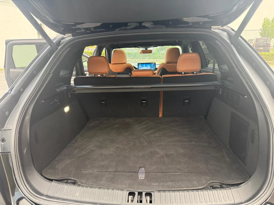 2023 Lincoln Nautilus - Image 16 of 24