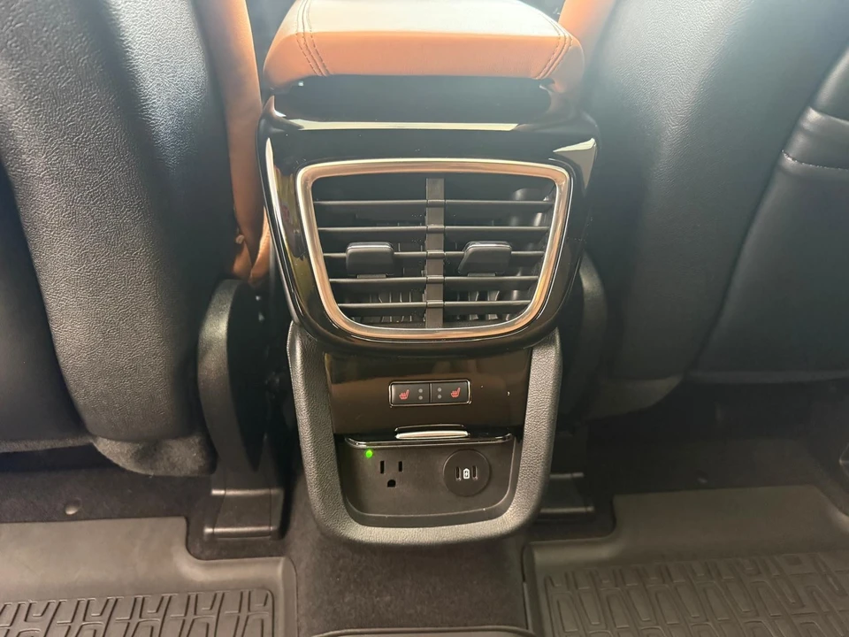 2023 Lincoln Nautilus - Image 21 of 24