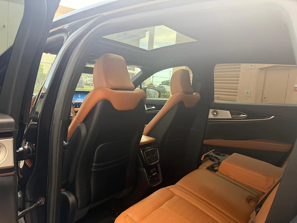 2023 Lincoln Nautilus - Image 18 of 24