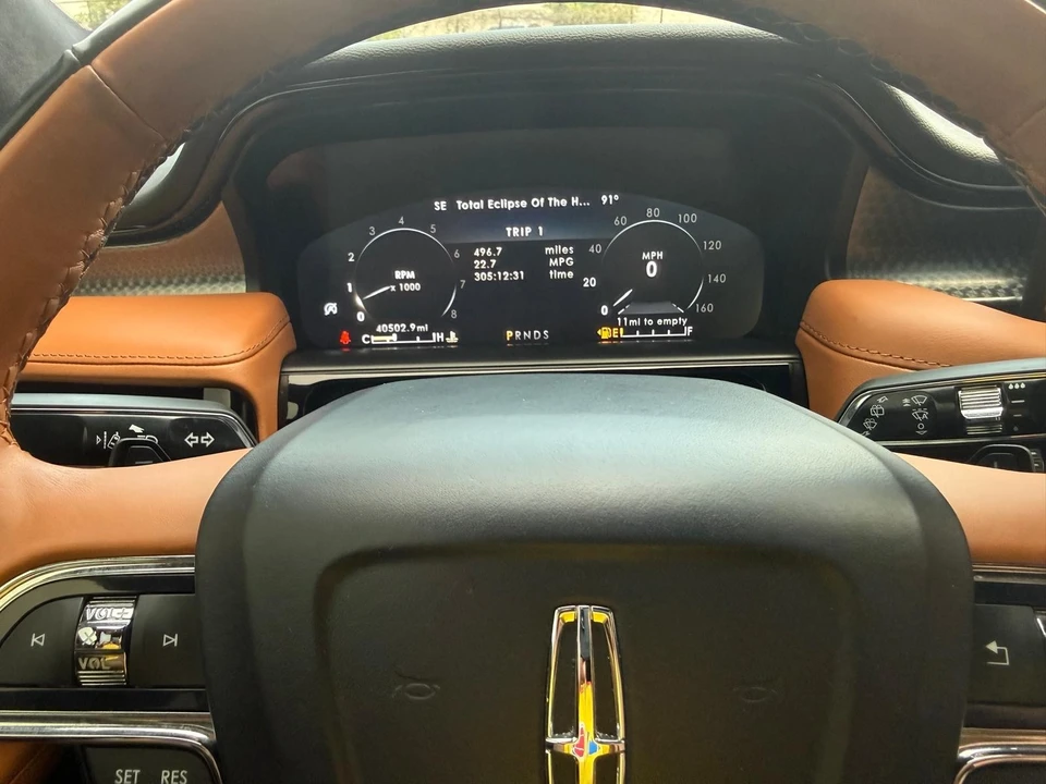 2023 Lincoln Nautilus - Image 17 of 24