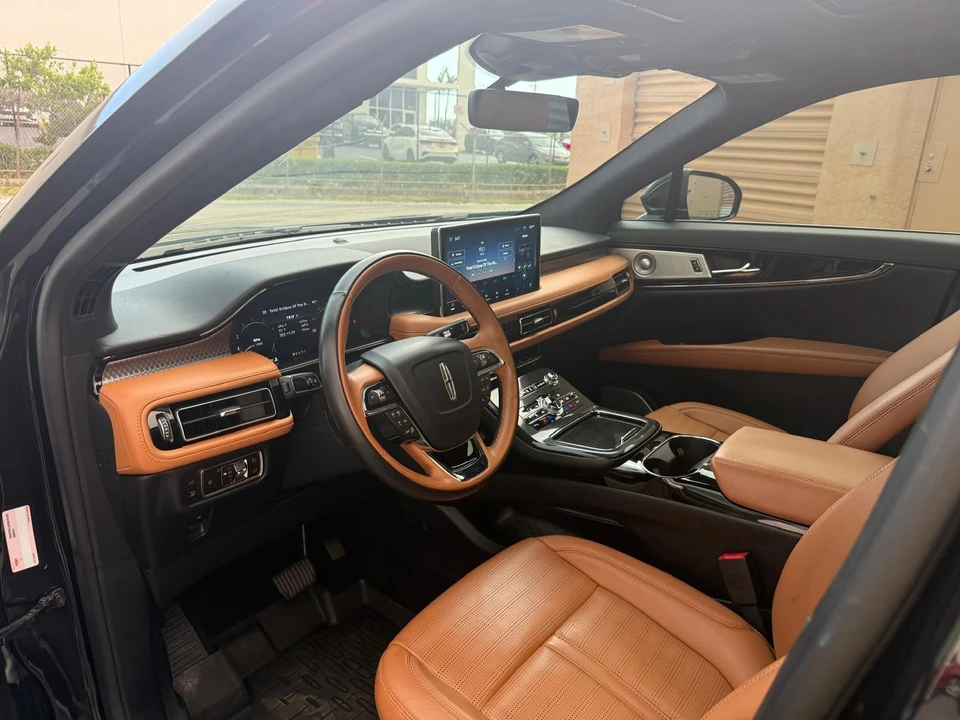 2023 Lincoln Nautilus - Image 11 of 24