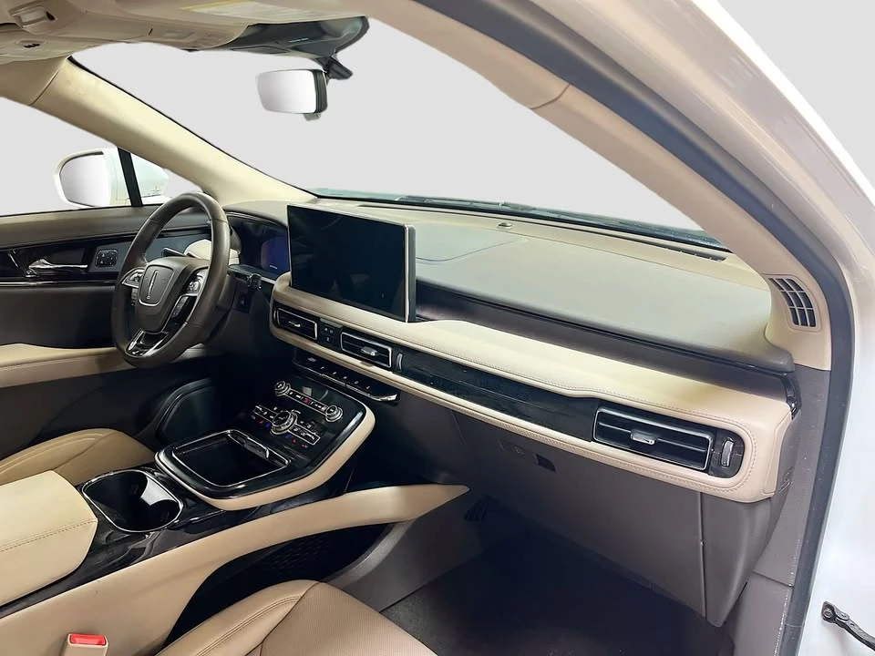 2023 Lincoln Nautilus - Image 15 of 18