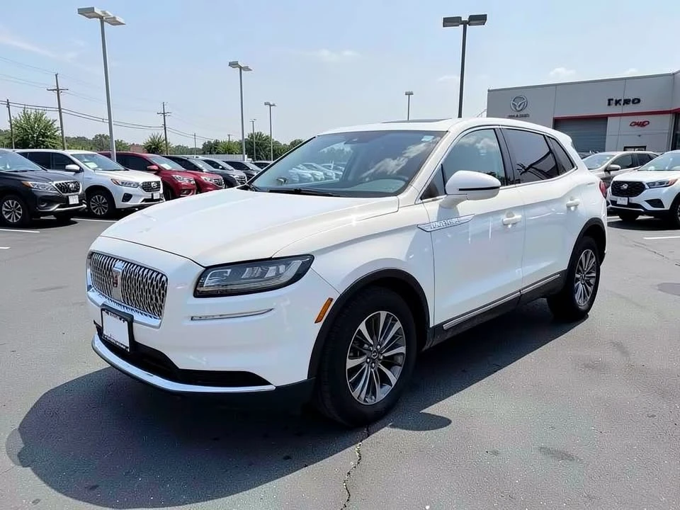 2023 Lincoln Nautilus - Image 2 of 18
