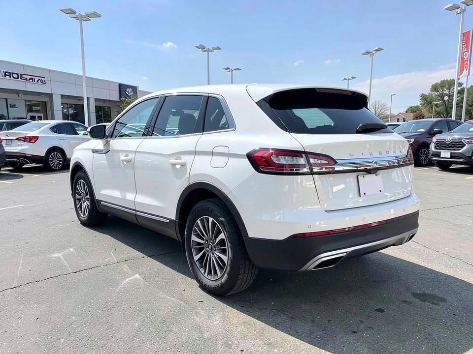 2023 Lincoln Nautilus - Image 4 of 18