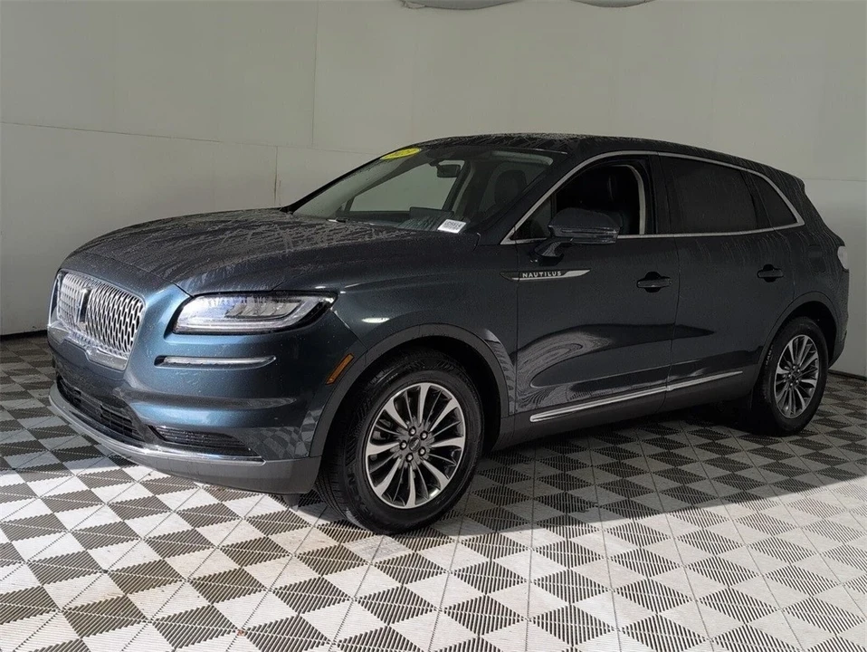 2023 Lincoln Nautilus - Image 4 of 12