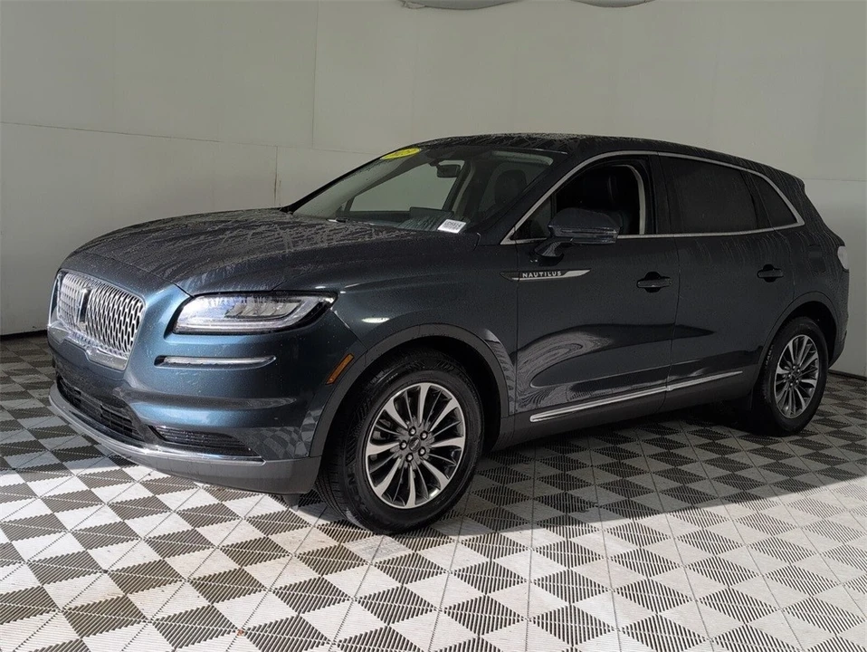 2023 Lincoln Nautilus - Image 4 of 12