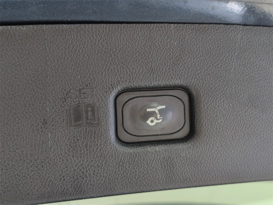 2023 Lincoln Nautilus - Image 12 of 12