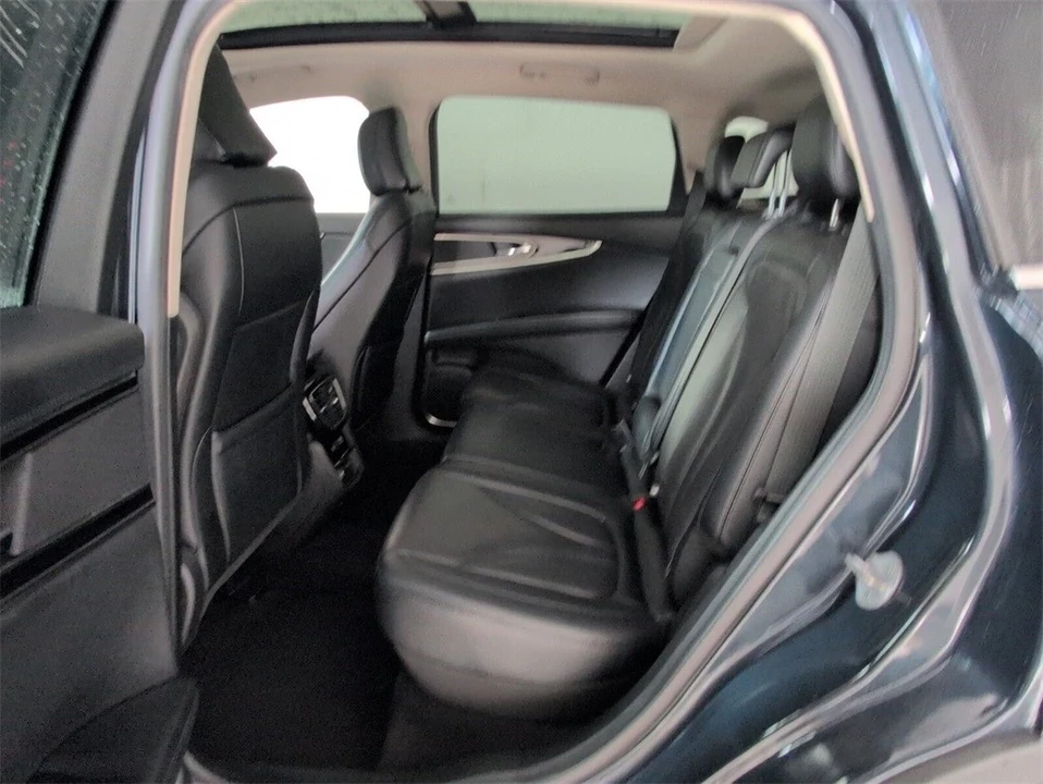 2023 Lincoln Nautilus - Image 8 of 12