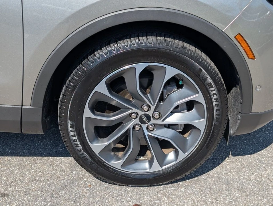 2023 Lincoln Nautilus - Image 18 of 21
