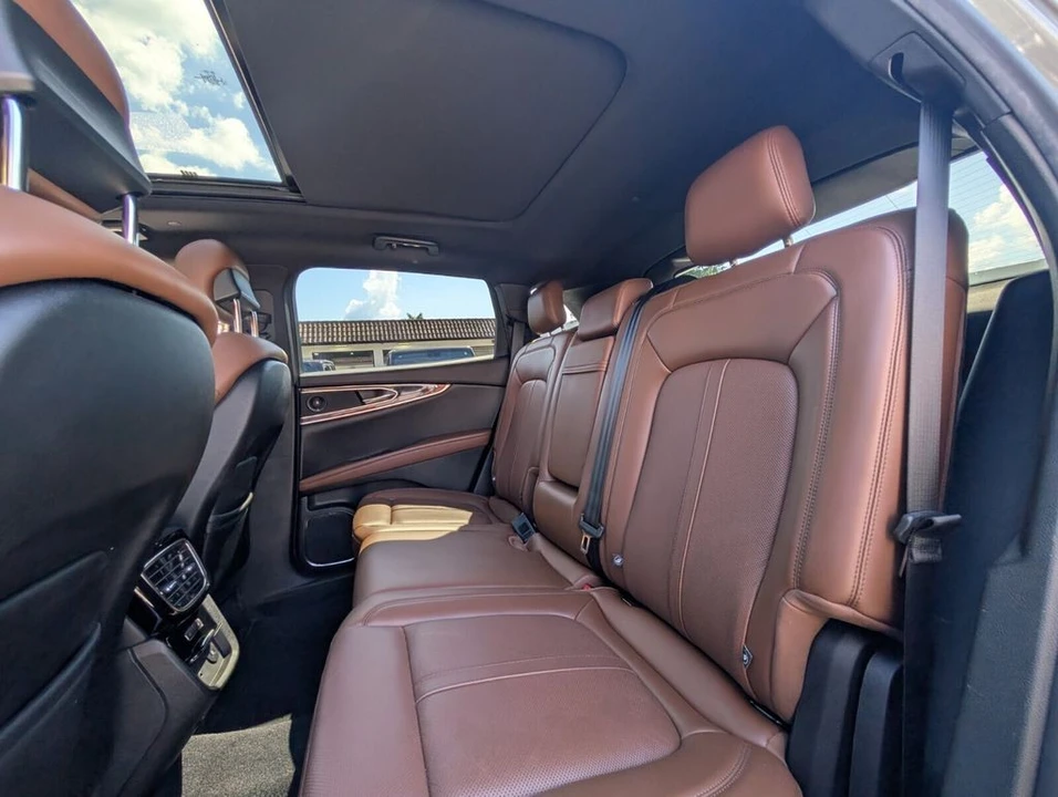 2023 Lincoln Nautilus - Image 13 of 21