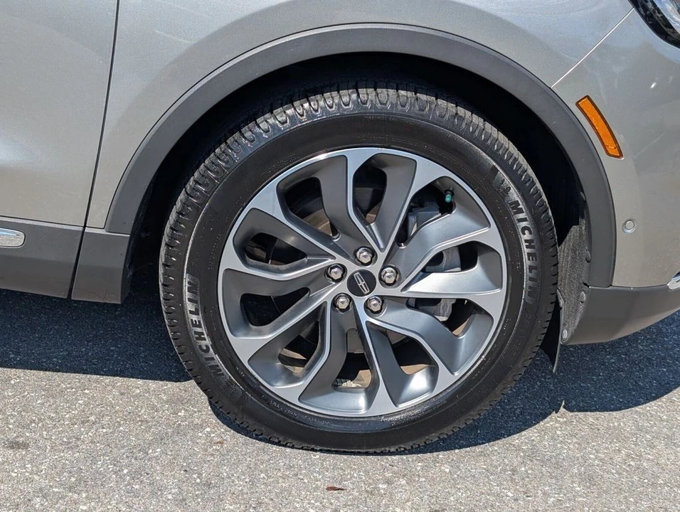 2023 Lincoln Nautilus - Image 9 of 21