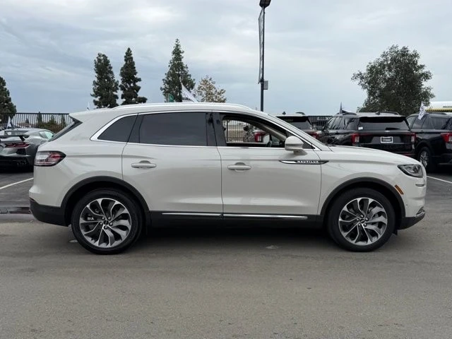 2023 Lincoln Nautilus - Image 11 of 12