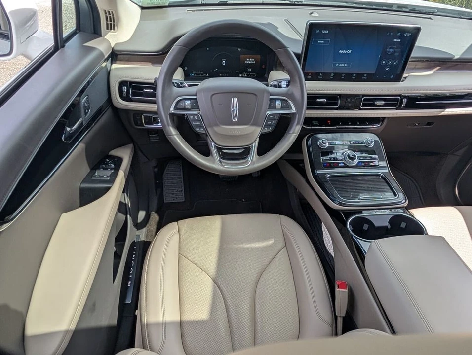 2023 Lincoln Nautilus - Image 14 of 21