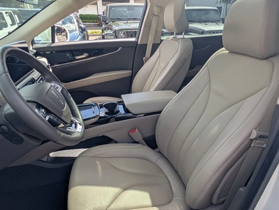 2023 Lincoln Nautilus - Image 11 of 21