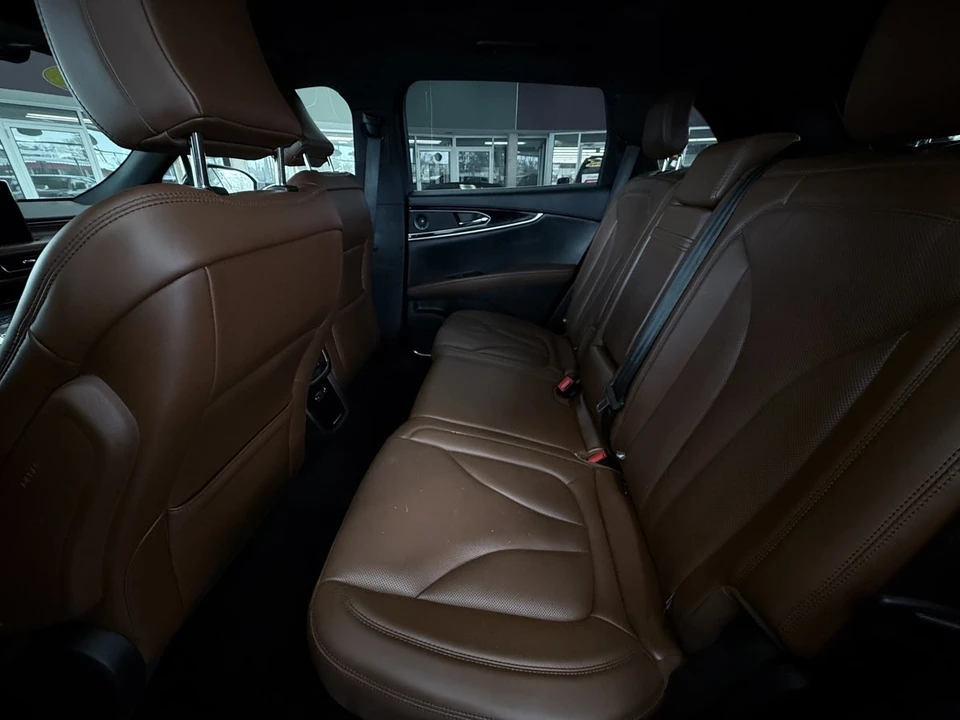2023 Lincoln Nautilus - Image 26 of 31
