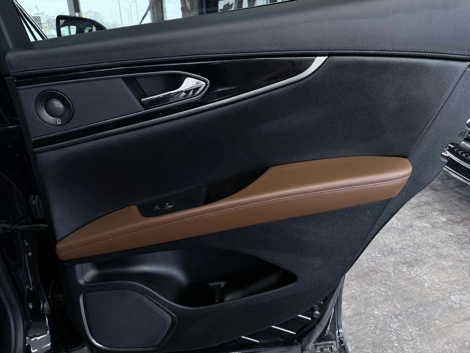 2023 Lincoln Nautilus - Image 29 of 31