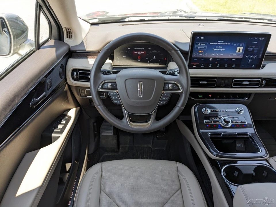 2023 Lincoln Nautilus - Image 18 of 21
