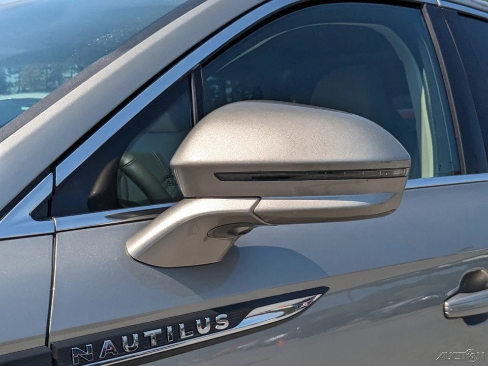 2023 Lincoln Nautilus - Image 15 of 21