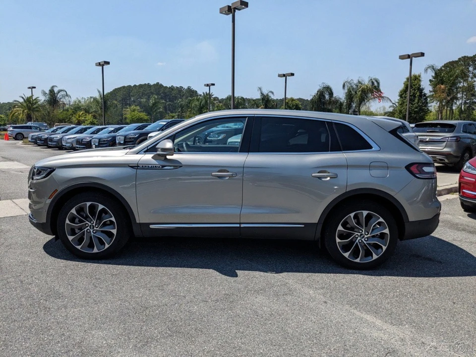 2023 Lincoln Nautilus - Image 9 of 21