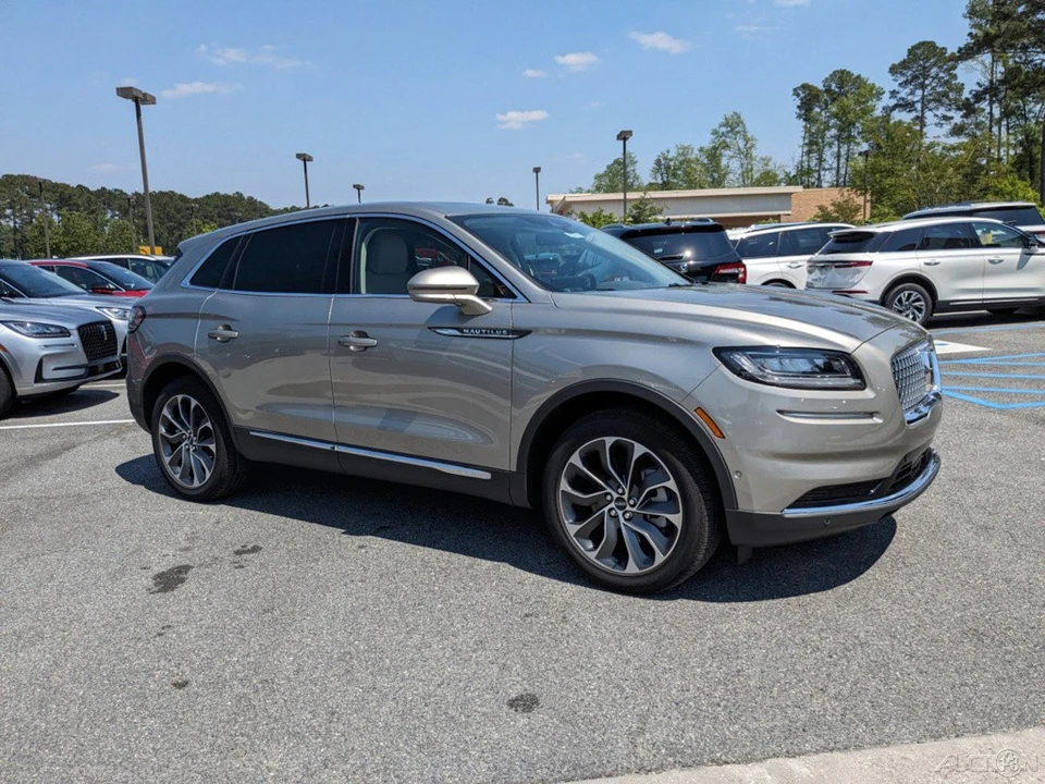 2023 Lincoln Nautilus - Image 2 of 21