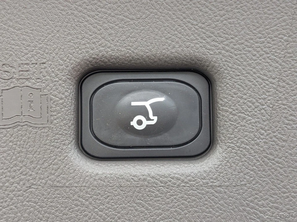 2023 Lincoln Nautilus - Image 7 of 21