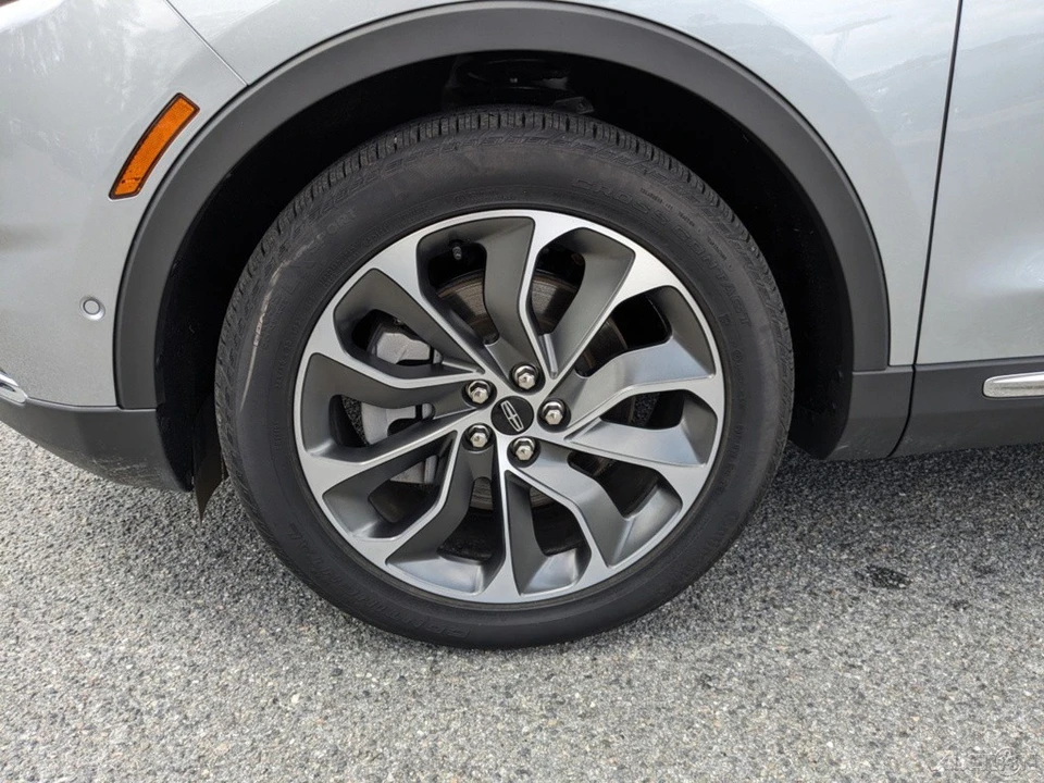2023 Lincoln Nautilus - Image 14 of 21