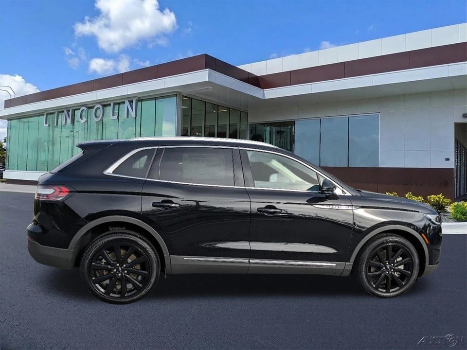 2023 Lincoln Nautilus - Image 3 of 21