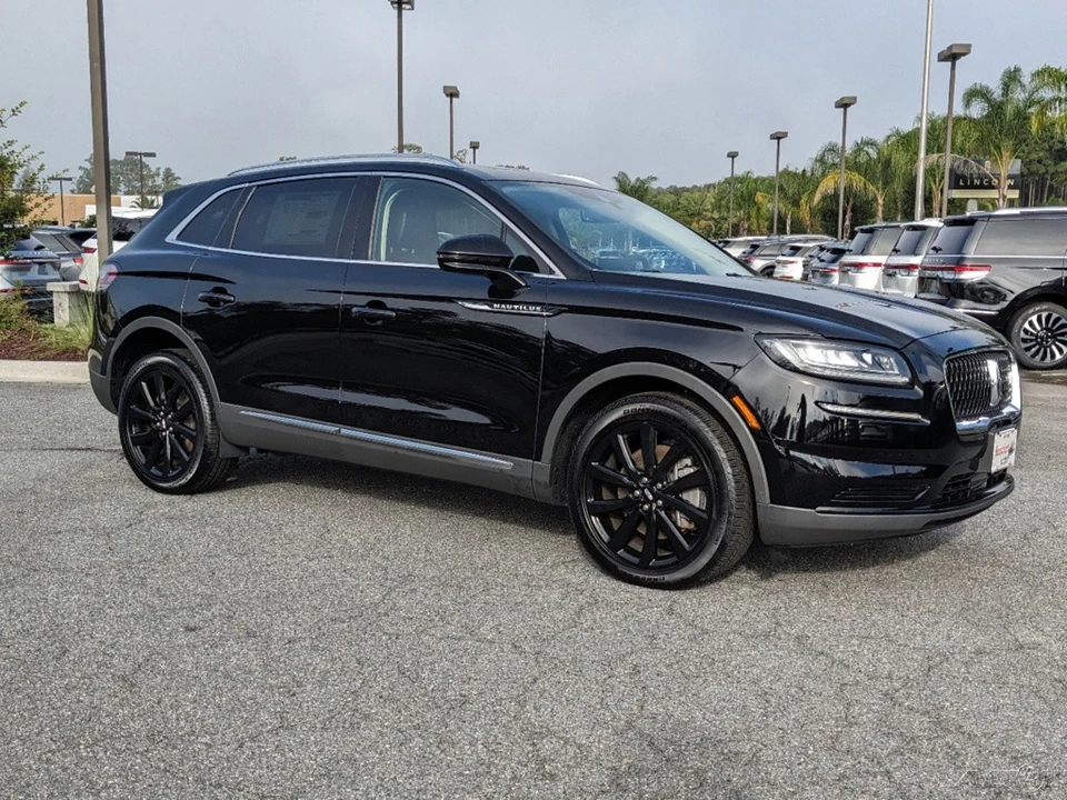 2023 Lincoln Nautilus - Image 2 of 21
