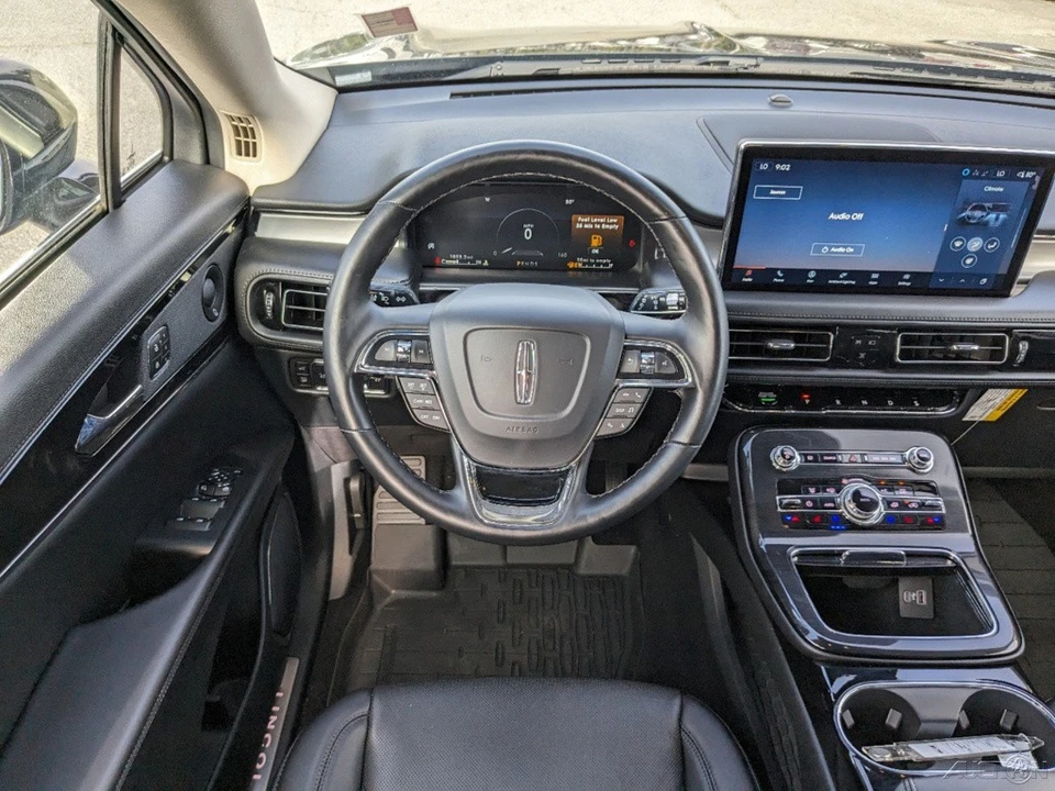 2023 Lincoln Nautilus - Image 18 of 21