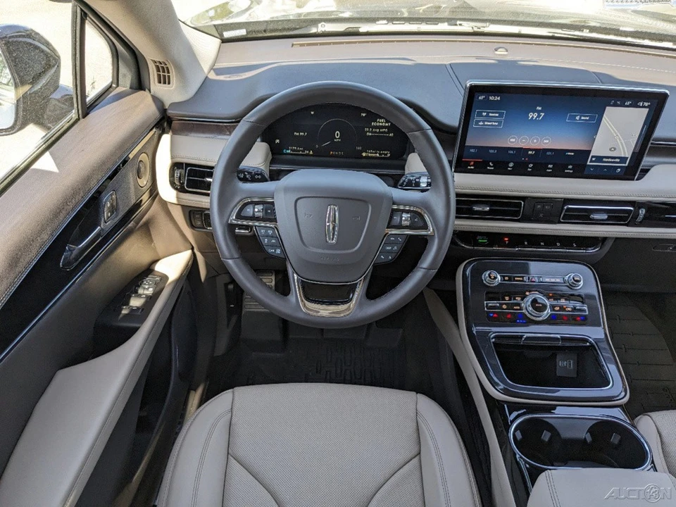 2023 Lincoln Nautilus - Image 18 of 21