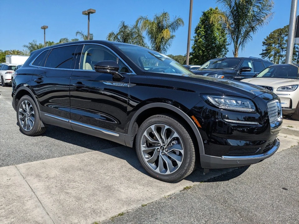 2023 Lincoln Nautilus - Image 2 of 21