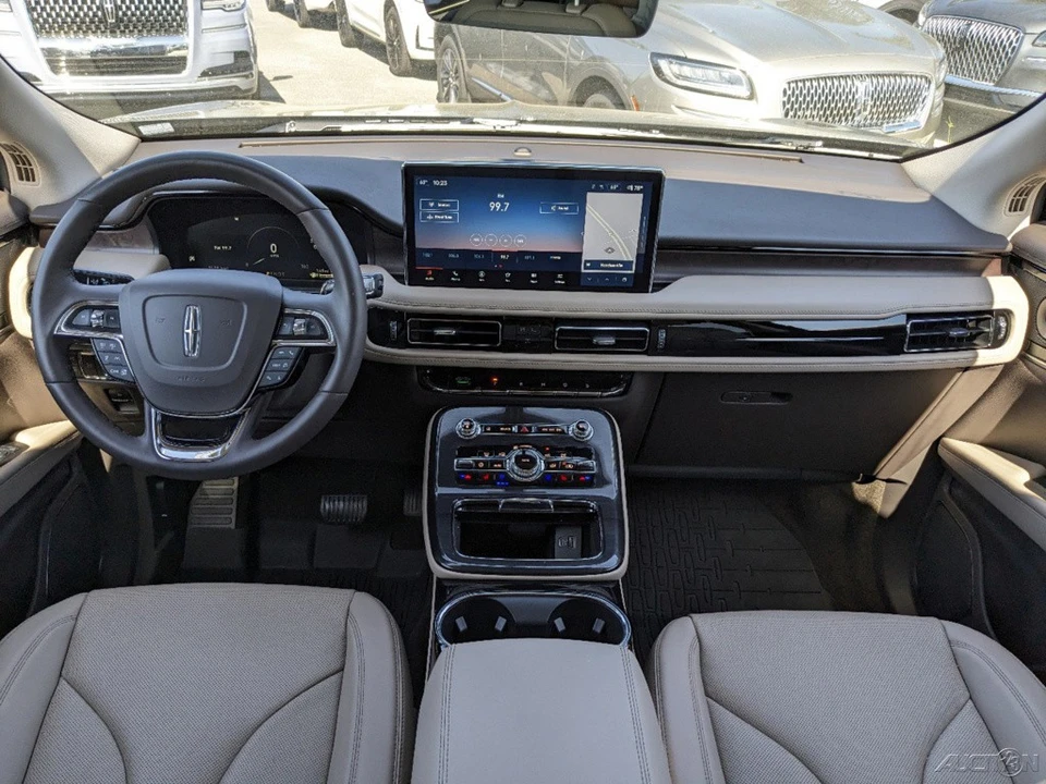 2023 Lincoln Nautilus - Image 17 of 21