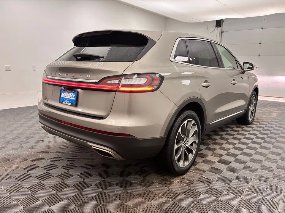 2023 Lincoln Nautilus - Image 8 of 12