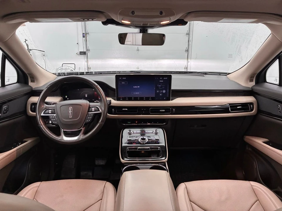 2023 Lincoln Nautilus - Image 2 of 12