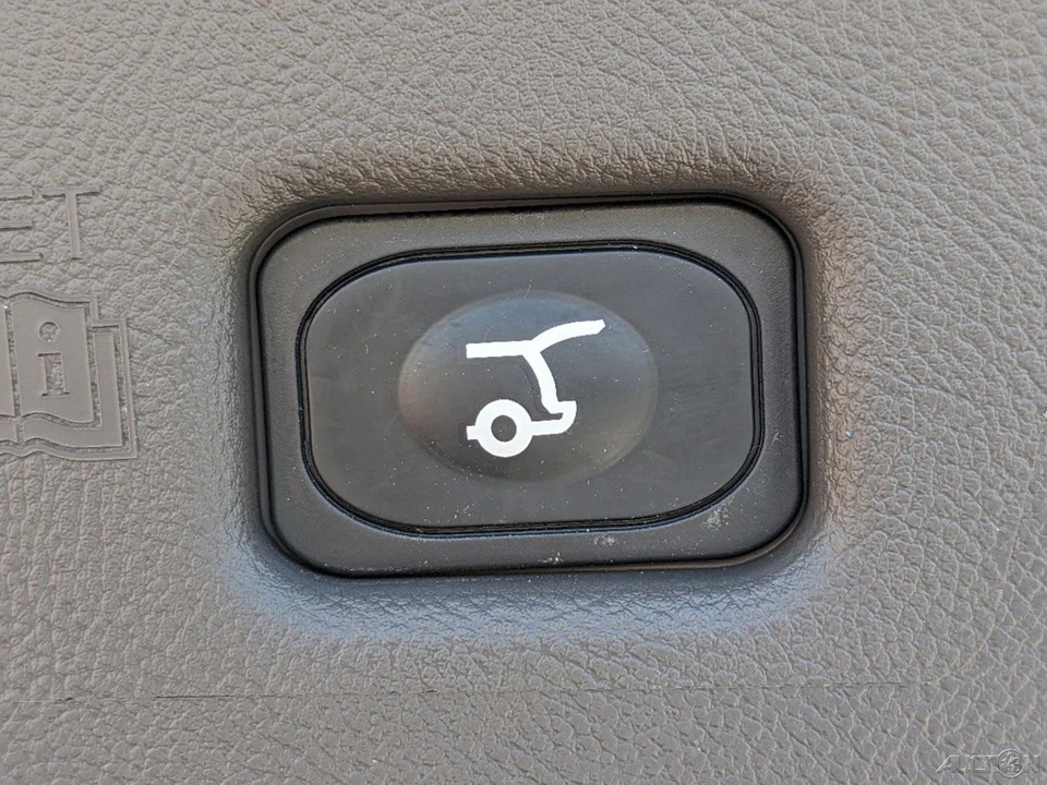 2023 Lincoln Nautilus - Image 15 of 21