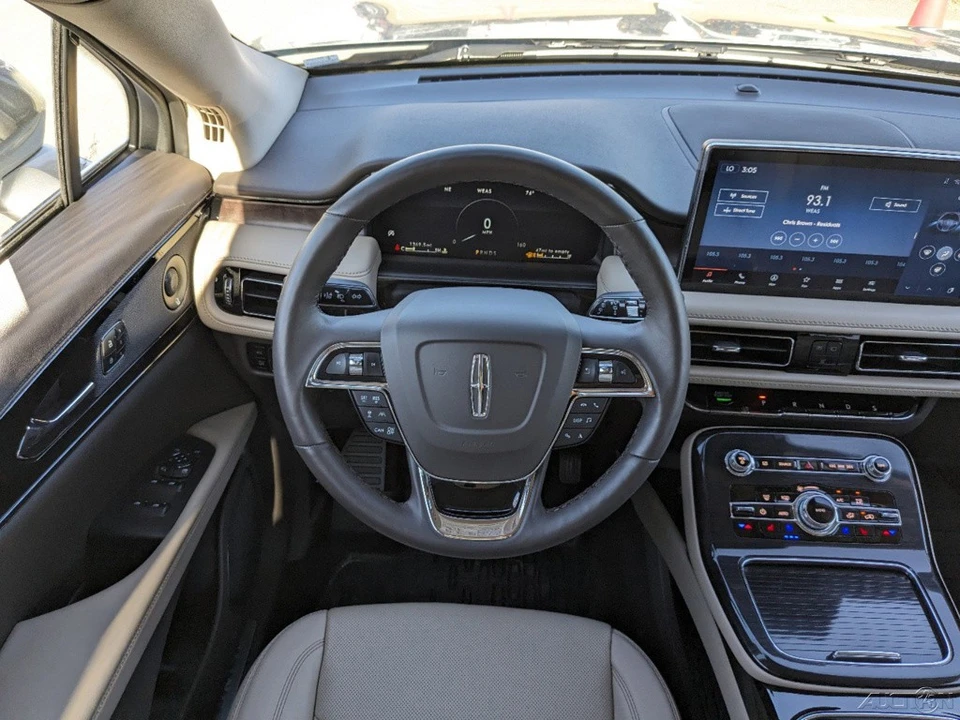 2023 Lincoln Nautilus - Image 18 of 21