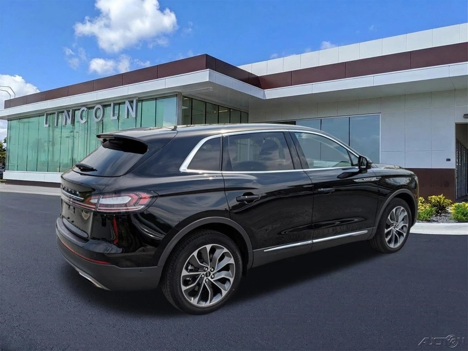 2023 Lincoln Nautilus - Image 4 of 21