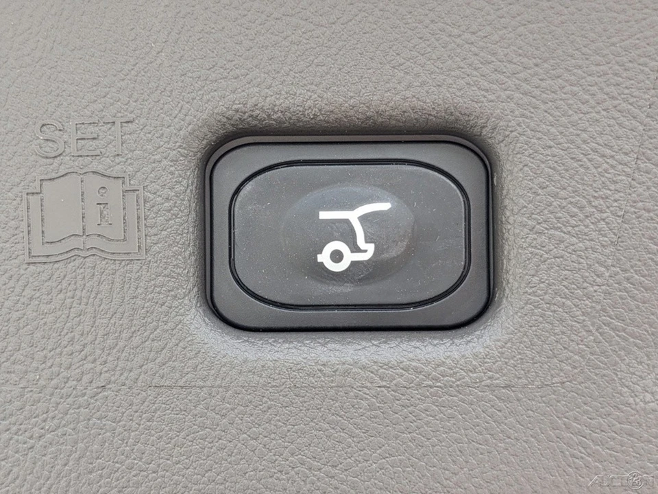 2023 Lincoln Nautilus - Image 7 of 21
