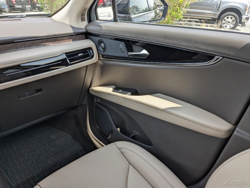 2023 Lincoln Nautilus - Image 19 of 21