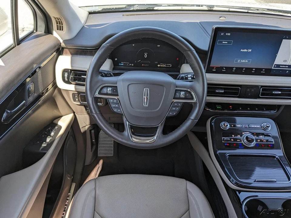 2023 Lincoln Nautilus - Image 18 of 21