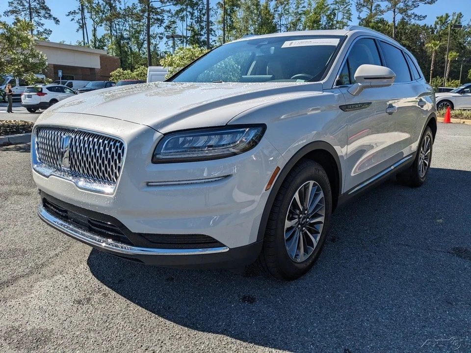 2023 Lincoln Nautilus - Image 8 of 21