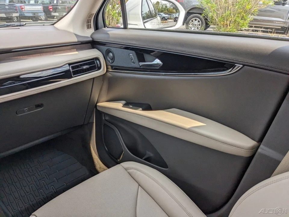 2023 Lincoln Nautilus - Image 19 of 21