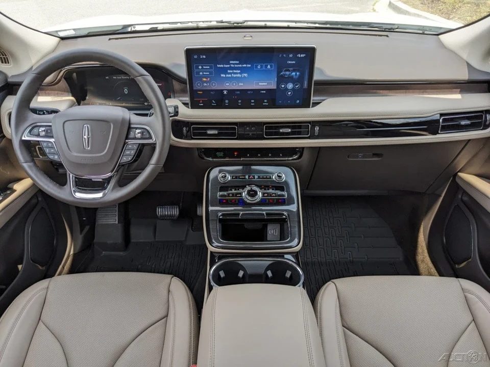 2023 Lincoln Nautilus - Image 17 of 21