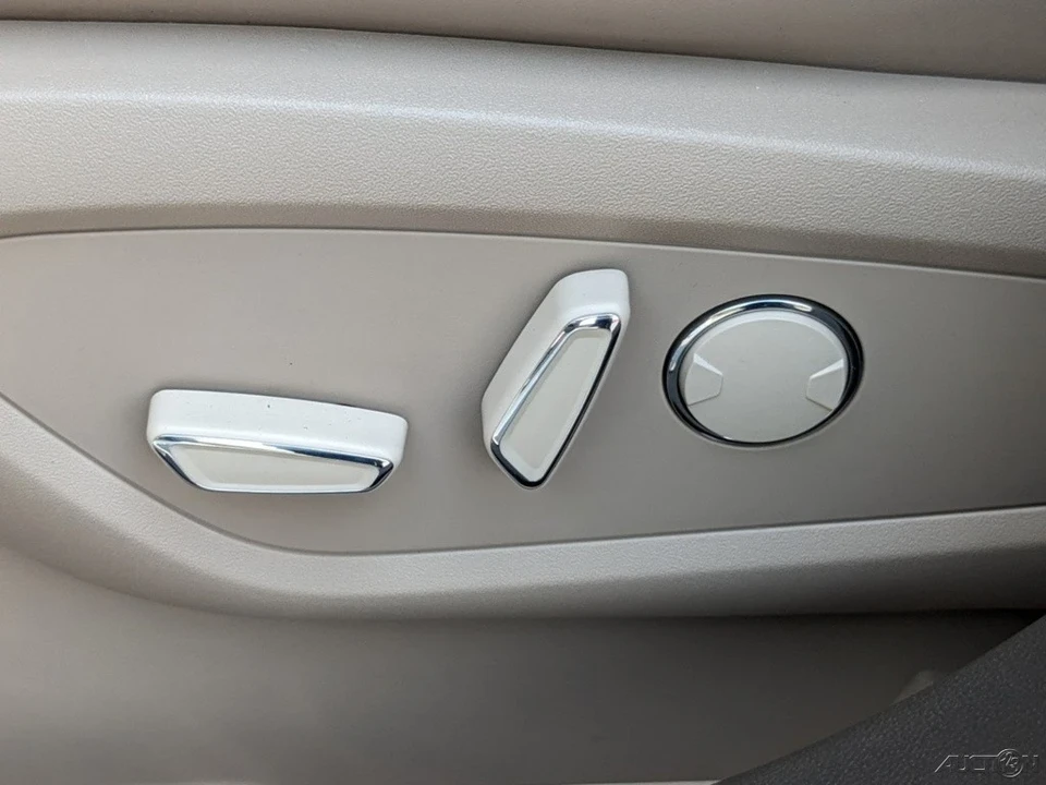 2023 Lincoln Nautilus - Image 21 of 21